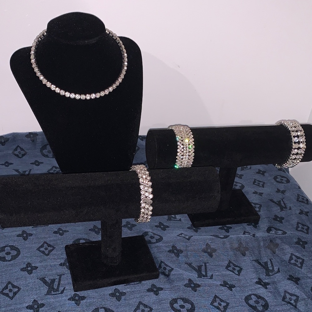 Elegant Silver  Tone Jewelry Set